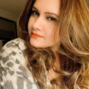 Meet your Posher, Saira